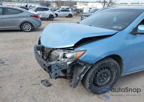 2013 Toyota Camry Le z USA, uszkodzony, nr VIN 4T4BF1FK2DR304114